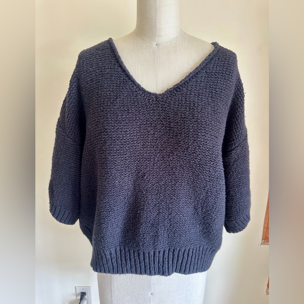 Carve Designs Black V-Neck Women's Sweater Size Medium